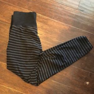 Black stripe leggings